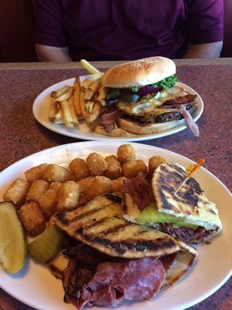 Shari's